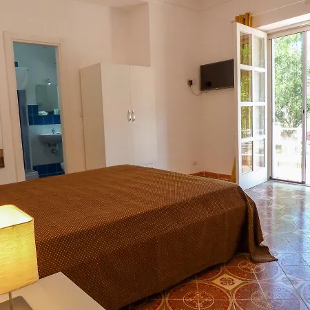 Don Raffae Гостевой дом *